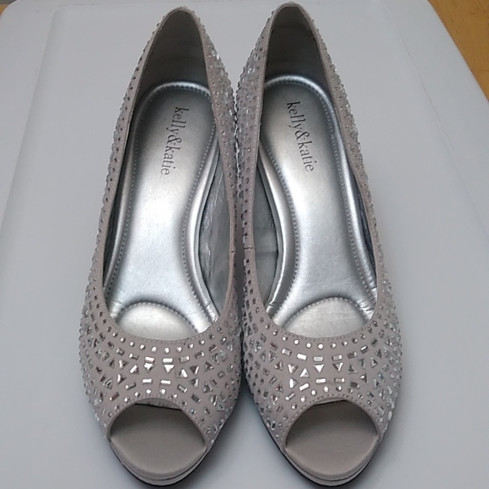 🎉HP🎉Kelly & Katie Rhinestone Peep Toe Pumps, Gray, 9.5